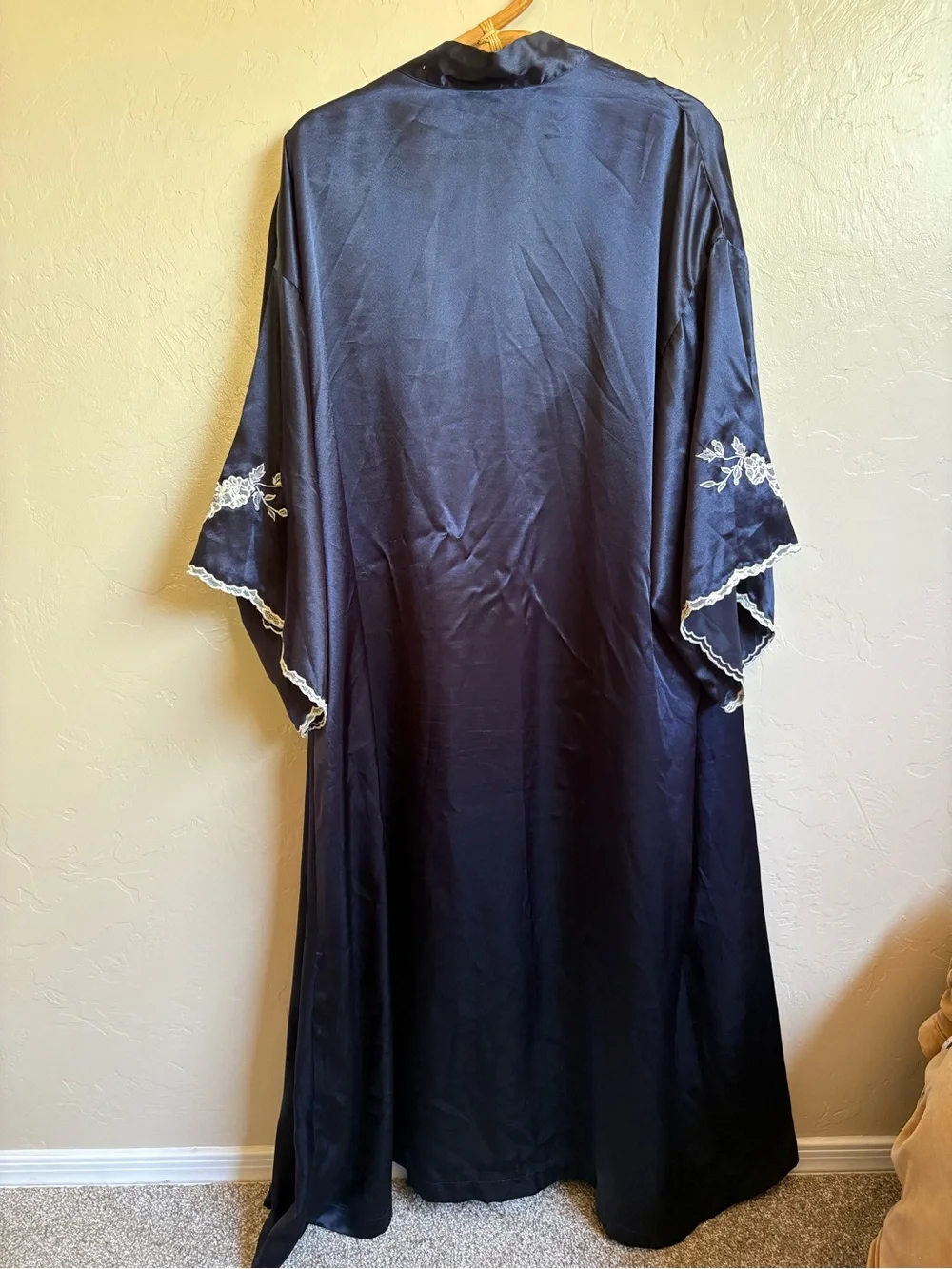 Vintage Satin & Lace Slip Night Gown / Matching Robe Navy Blue Size Medium - Picture 3 of 8